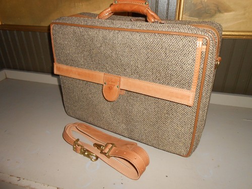 New vintage hartmann suitcase - new,