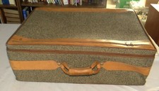 Hartmann Tweed Suitcase: 26 x